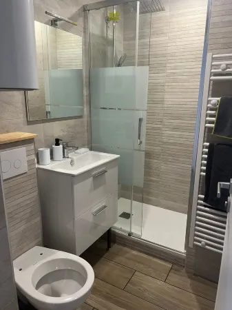 T2 apartment with loggia facing the sea