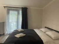 Loft House - 5 minutes to the City center. Pet-Friendly with isolated yard Hotel a 