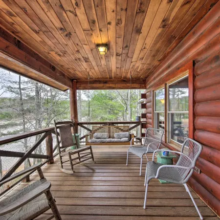 Lakefront Blairsville Cabin w/ Deck + Dock!