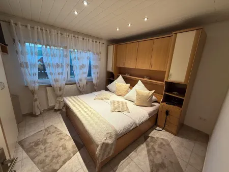 Cozy 2 X Room, Kitchen Bathroom Apartment in the Karl Marx Siedlung in Worms Ground Floor