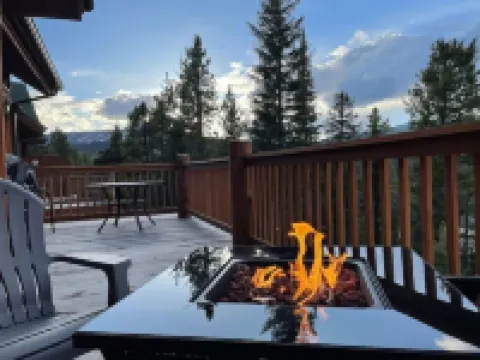 Modern Upper Pines Chalet