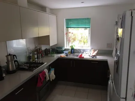 Lovely Entire House in heart of Harlow Отели рядом с достопримечательностью «Парк Харлоу Таун»