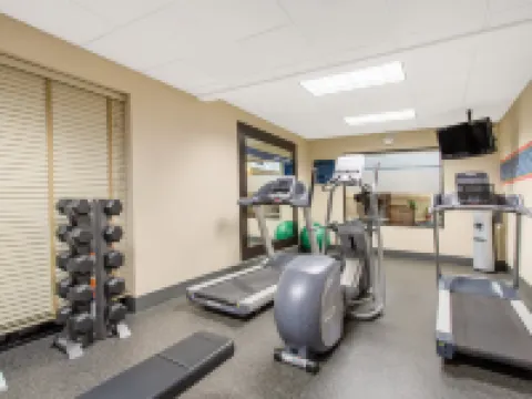 ハンプトン イン & スイーツ アルバニー エアポート コロニーのホテル