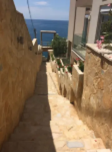 Cozy apartment with the gorgeous sea view, pool and private beach