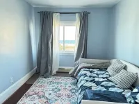 Charming 2-bedroom building in delightful Hull with ocean view Hotels in Hull
