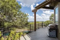 Dripping Springs Dream House with pool, views, and privacy - sleeps 8!