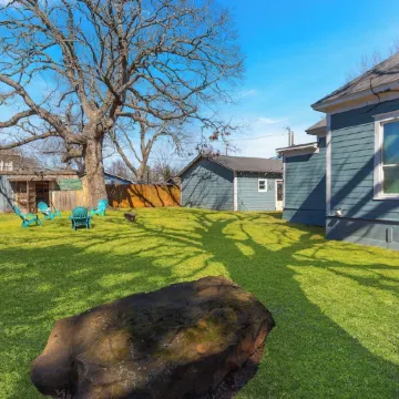 "KOZY KOTTAGE" Near Downtown! 2025 Remodel, Sleeps 8 Comfortably, Games & More!