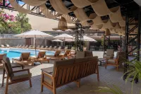 Senoma Hotel - Pools