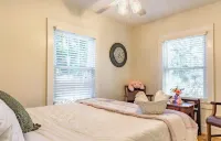 Relaxing 3/2 House Family Friendly & Pet Friendly with huge picnic pavilion