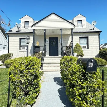 Spacious 3-bedroom apartment with WiFi, AC in marvelous Carteret