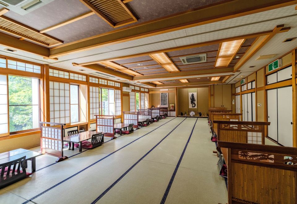 2. 료칸 야케노유..