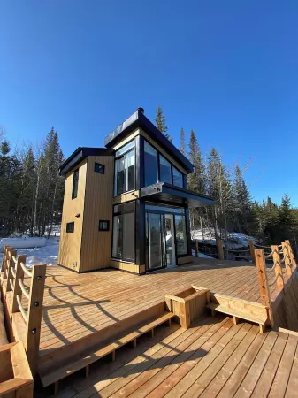 Panörama: Mini house in nature Отели рядом с достопримечательностью «Nordique spa Stoneham»