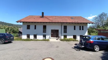 Quiet vacation apartment on the edge of the forest