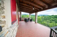 Podere di Emore - n. 3 - App. on the Francigena with swimming pool and Wi Fi