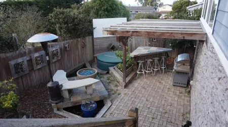 AMAZING Ocean views Отели рядом с достопримечательностью «Pillar Point Harbor»