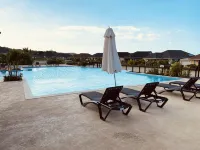 Cozy vacation retreat. Bungalow in a gated community close to Ochos Rios.