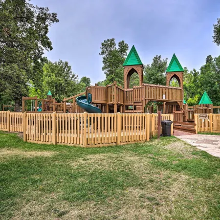 Central Creekfront Spearfish Apt by City Park