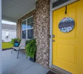 Spacious 5-bedroom house in welcoming Summerville with WiFi, AC