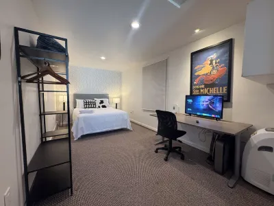 Modern Private Guest House in Seattle 레이크 시티 호텔