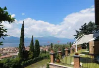 Villa Maria Lake View, apartment, terrace, near the village with parking.