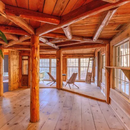 Incredible Smoky Mtn Lodge w/ Hot Tub Trails & Creek