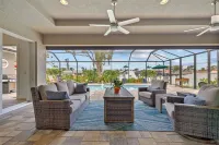 Seaside Sunset Oasis Open Concept Pool House With Lanai & Private Fenced In Yard