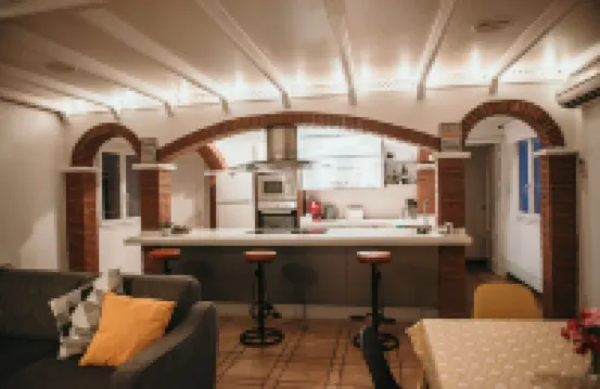 Cozy House with large pool and great views near the beach