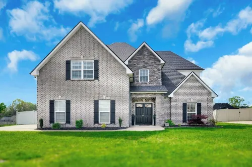 NEW! Home Theater - Game Room - 5BR 3.5 Bath near multiple attractions!