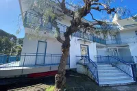 Apartment ON THE SEA and with private parking.