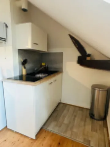 Quiet Studio 12 with Wifi and Parking in Troyes