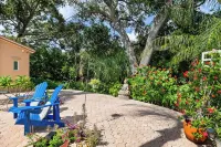 The Tiki House! Heated Pool, Close to the Beach! - Kylpyammeita
