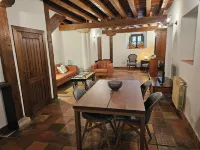 Ground Floor. House, apartment of 100 m. in the center of Pedraza, without stairs Hoteles en Pedraza
