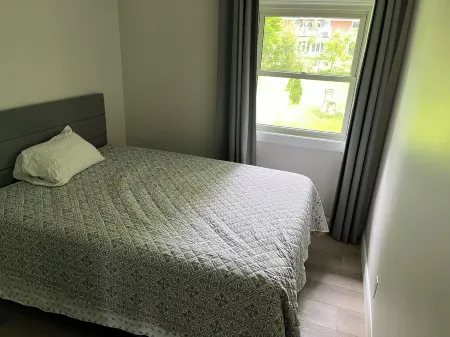 Perfect Location! Quiet City Home Near Venues, Shops & Restaurants