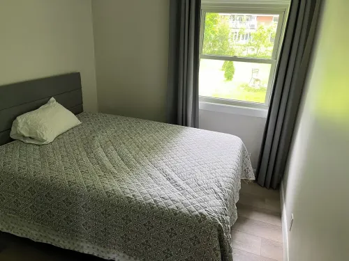 Perfect Location! Quiet City Home Near Venues, Shops & Restaurants