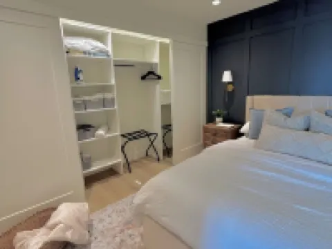 Seaside Haven Oceanfront Suite - Private Hot Tub Hotels in Sidney