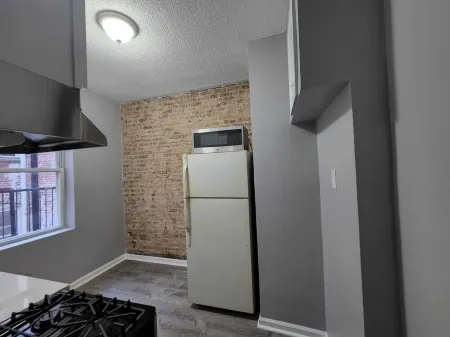 Cozy 1-bedroom apartment in West New York with AC, WiFi Отели рядом с достопримечательностью «Запад Нью Йорк Паркс Департмент»
