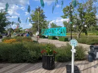 Modern 3-bedroom apartment with spa & jacuzzi, free parking & beautiful view Hotels in Saint-Jean-sur-Richelieu