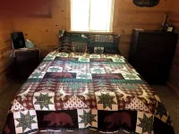 Welcoming off  Grid 2-bedroom Cabin in Skanee. On the Big Huron River Fish camp! Hotels in Arvon Township