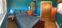 3-bedroom 1.5 bathroom house in Indiana, PA with WiFi, central AC/heat. Hotels in White Township