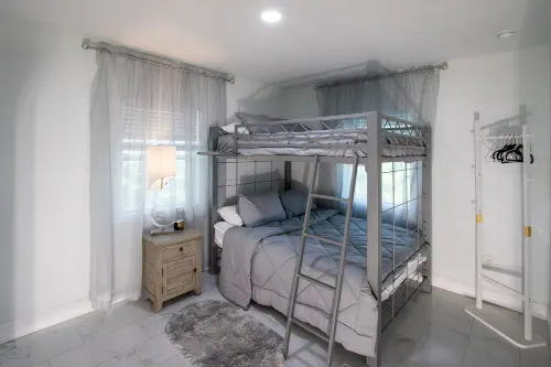 PARSONS HIDEAWAY CLOSE TO EVERYTHING IN TAMPA