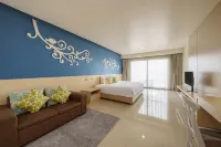 Jolly Suites&Spa Petkasem Hotels in Krathum Baen District
