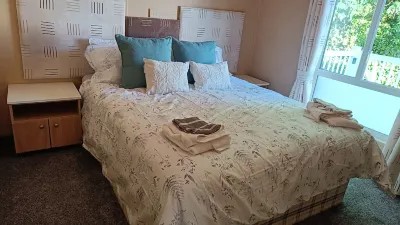 2-Bed Luxury Lodge at Bideford Bay within walking distance of Clovelly Hotels near Clovelly Beach