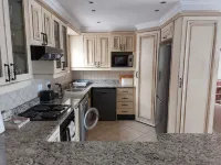 Lovely 2 bedrooms, 2 bathrooms Flat with sea view