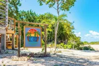 Iguana Casita [1 of 3 Casitas] - West Caye Casitas