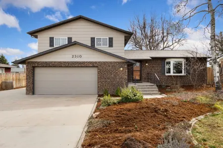 West Greeley 5 bed/4 bath tastefully furnished and recently updated.