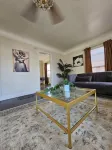 Chic & Classy 1-Bedroom House in Quiet Area.  Short Walk to Downtown and Ferry.
