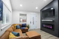 Charming 2-bedroom house in lovely Lodi with WiFi, AC