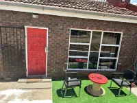 Gated Luxury Corporate Apartment, 2 Bedroom Maseru FREE WIFI, 15 min to Downtown Hotels in 