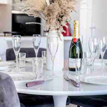 Prestige Apartment & Cathedral View Dining/Meeting Rooms