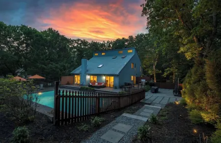 Private Family Retreat - Pickleball, Tennis, Pool, Basketball and much more! Отели рядом с достопримечательностью «Hank's Pumpkintown‎»